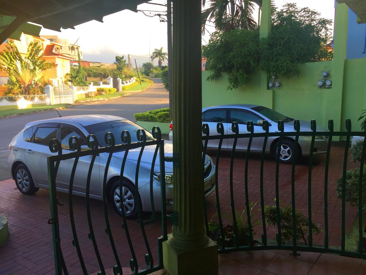 Yaad Hostel Montego Bay Eksteriør bilde