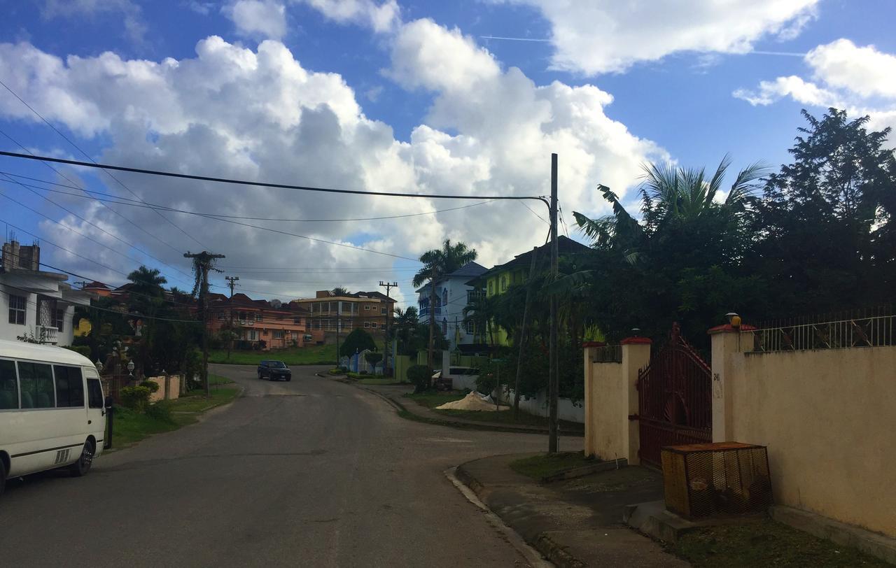 Yaad Hostel Montego Bay Eksteriør bilde