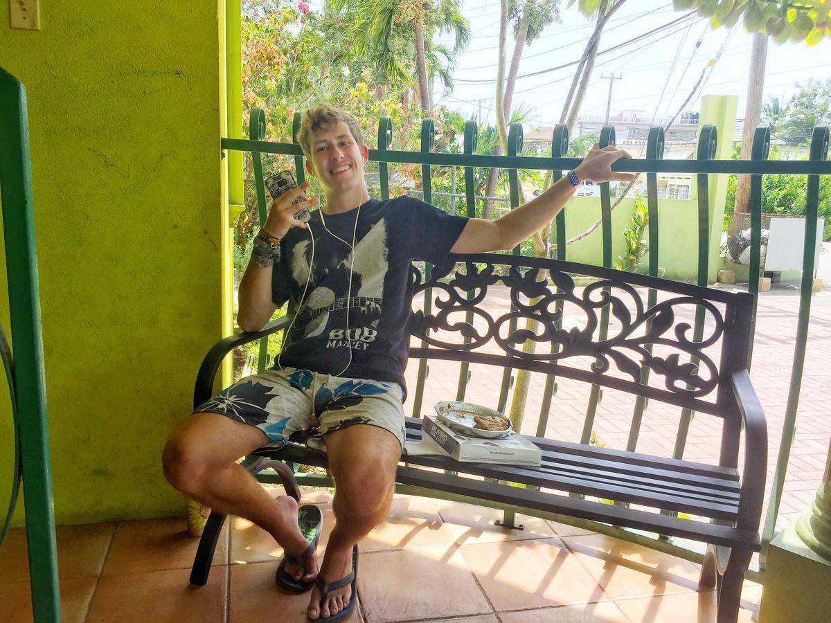 Yaad Hostel Montego Bay Eksteriør bilde