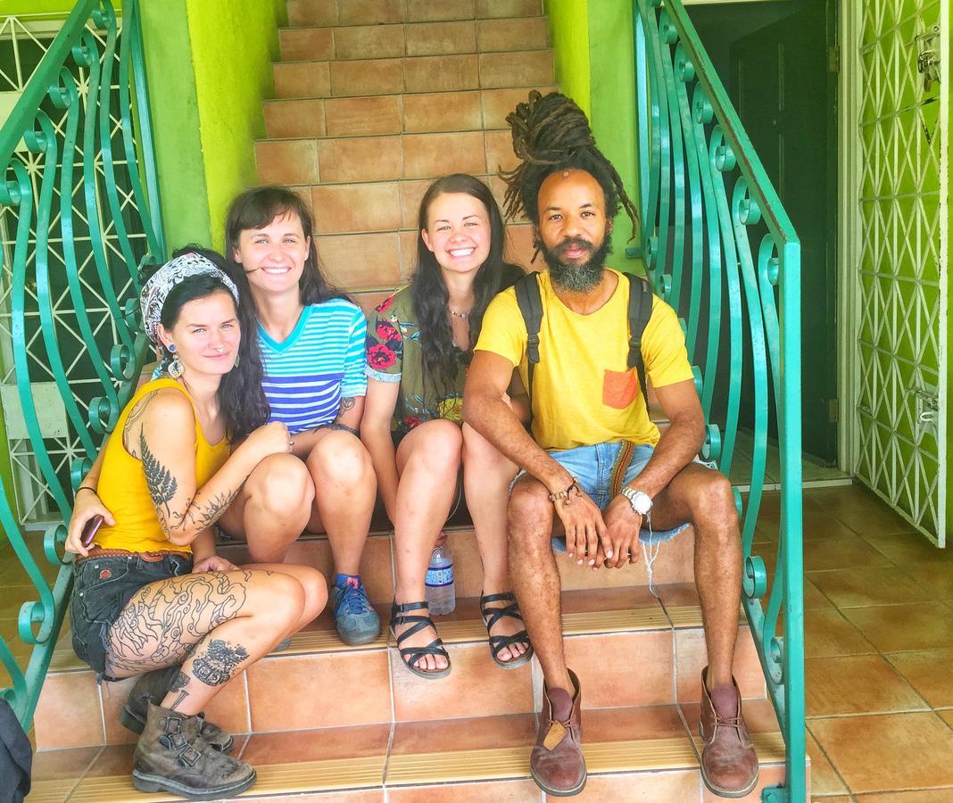 Yaad Hostel Montego Bay Eksteriør bilde