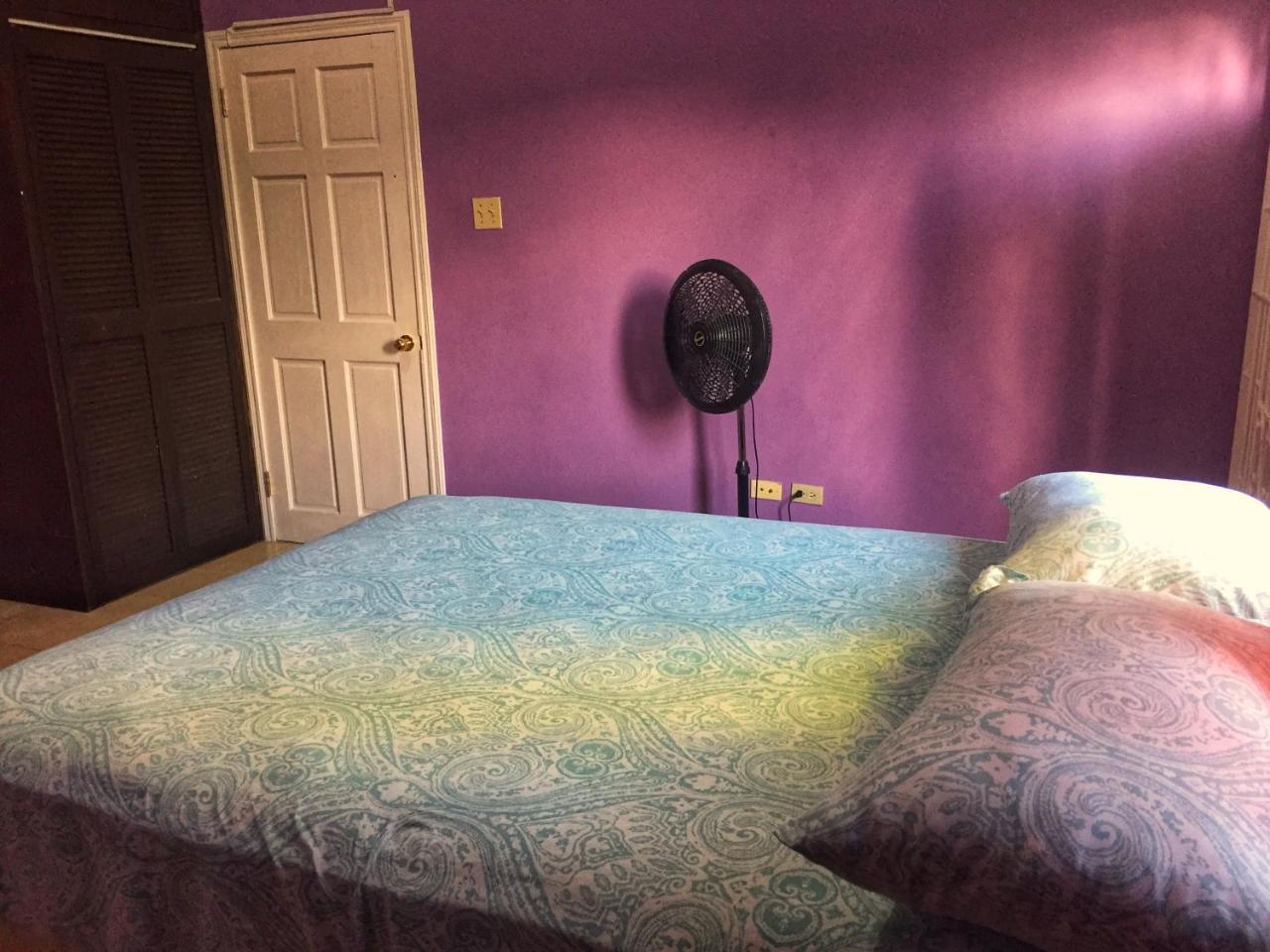 Yaad Hostel Montego Bay Rom bilde